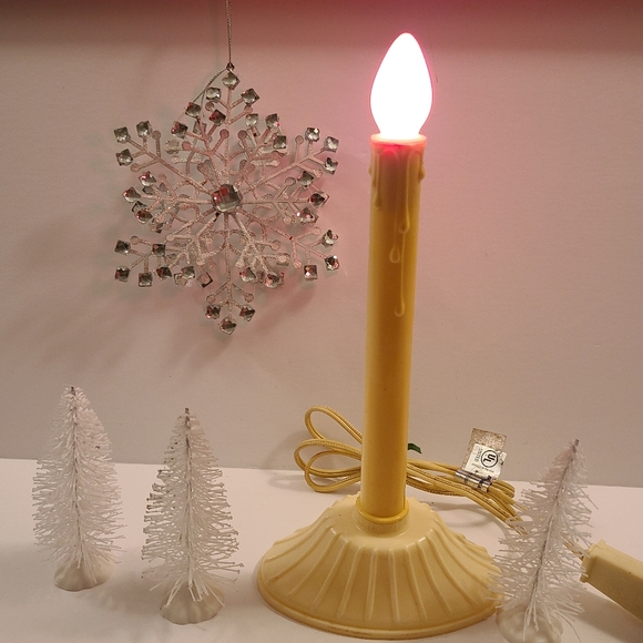 10" Plastic Electric Candlestick Light - Picture 3 of 3